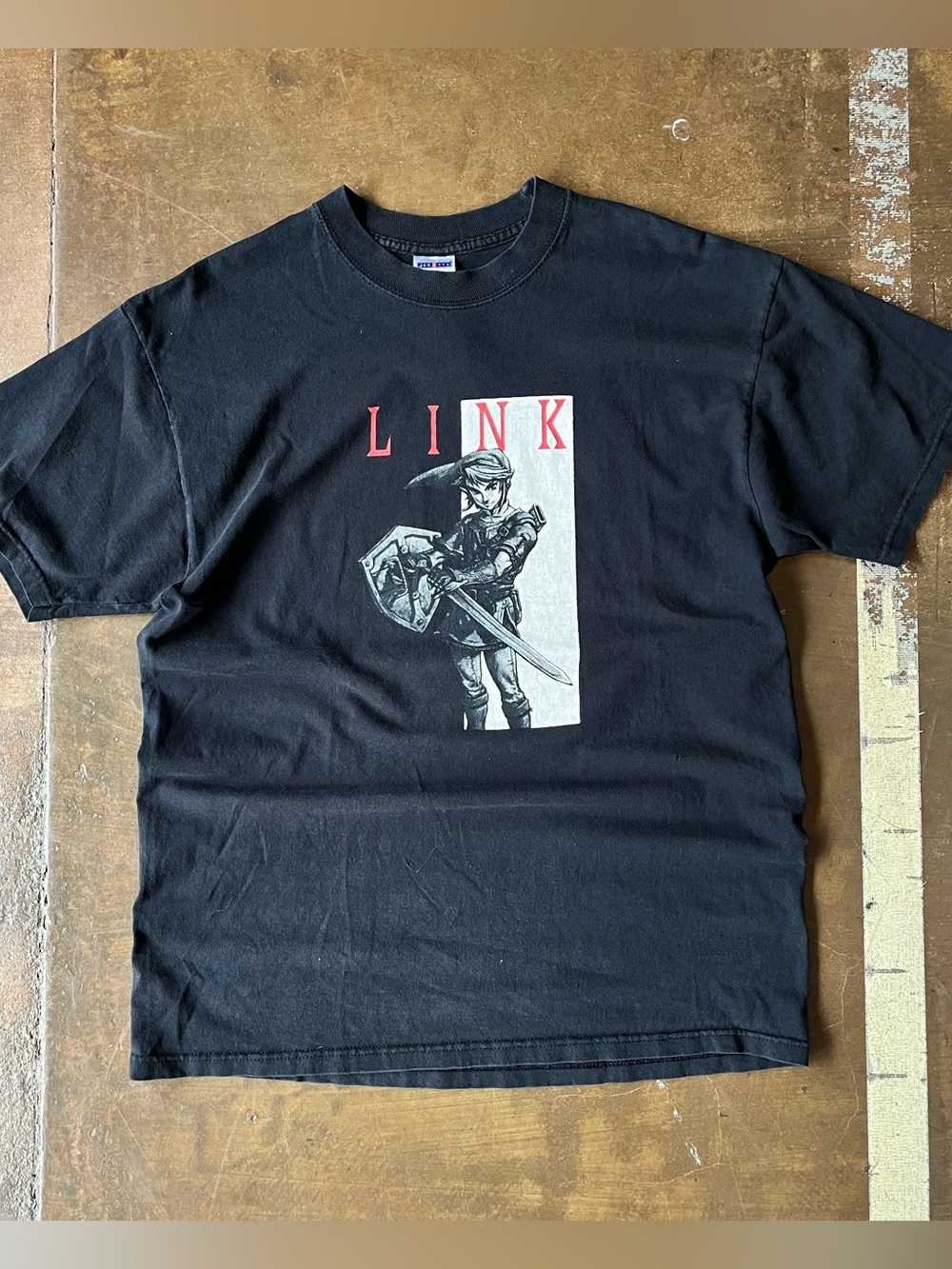 Vintage Y2K Link Legend of Zelda Black & White Graphic Video Game Promo T-Shirt